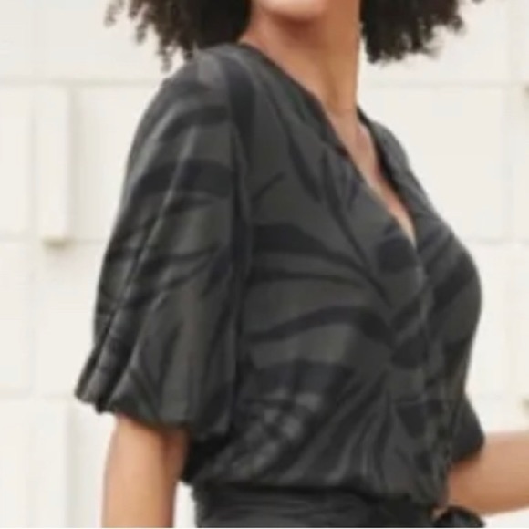 NEW Z Supply zebra print Top Clara Tropical Wrap Top Black Blouse Safari Evereve - Picture 3 of 11